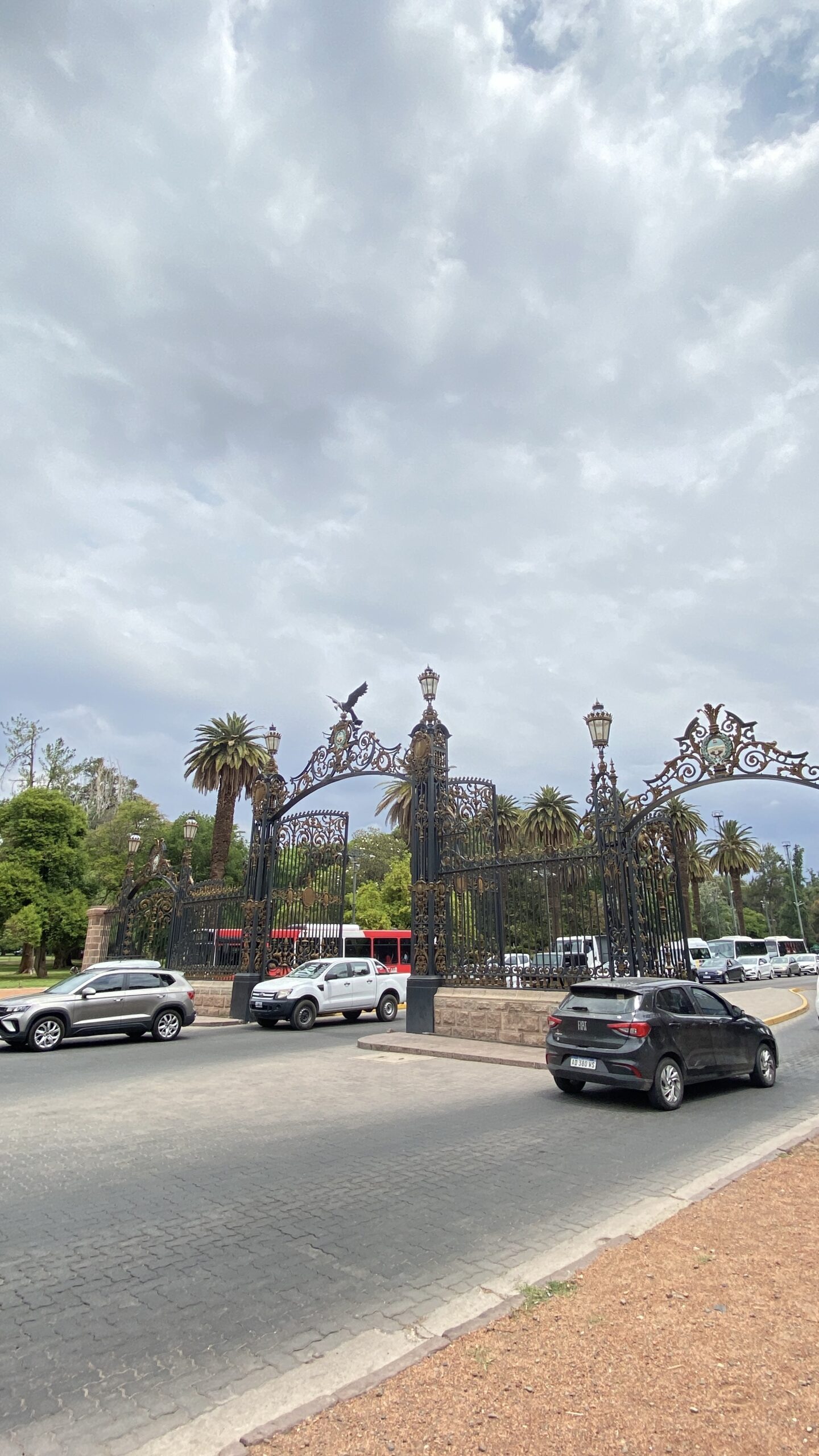 parque general san martin mendoza pulmón verde y arboles historicos